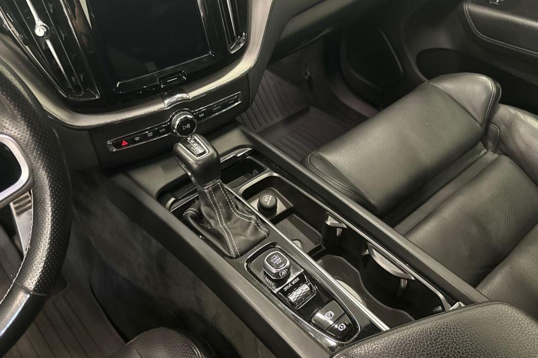 VOLVO XC60 2019