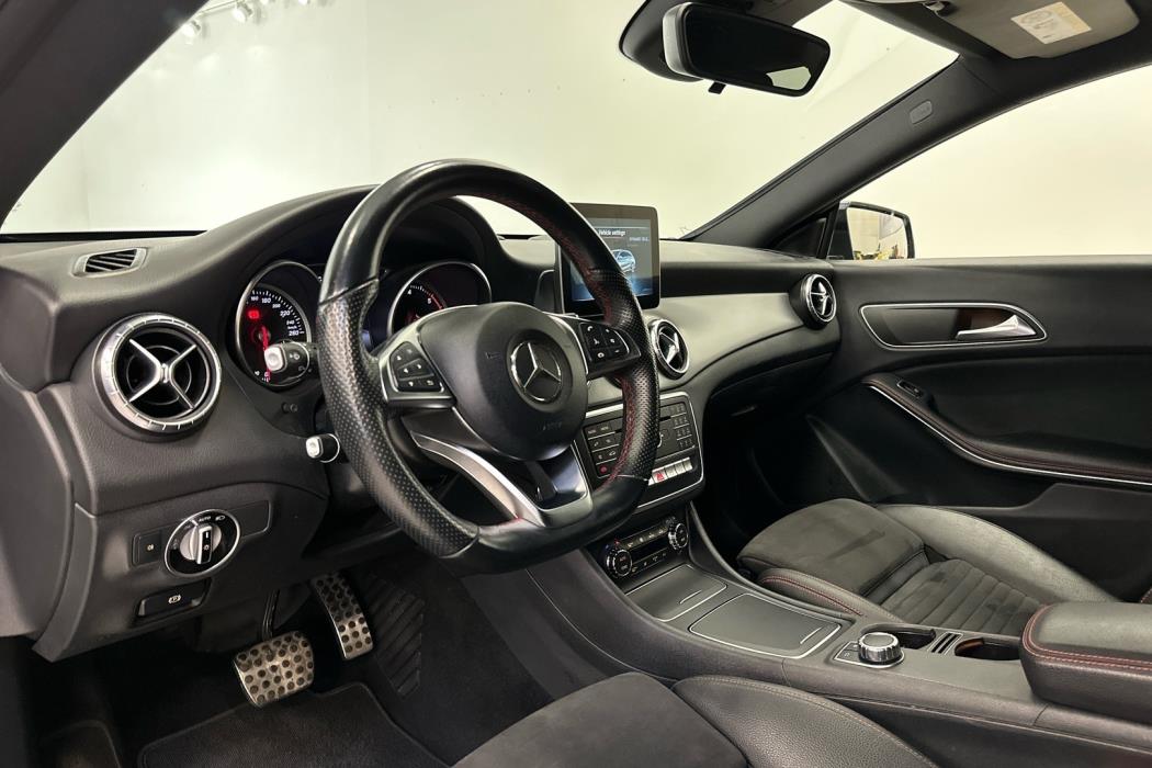 MERCEDES-BENZ CLA 2017