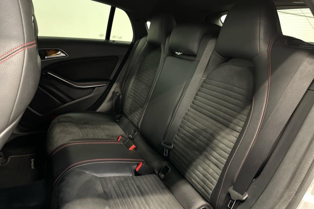 MERCEDES-BENZ CLA 2017