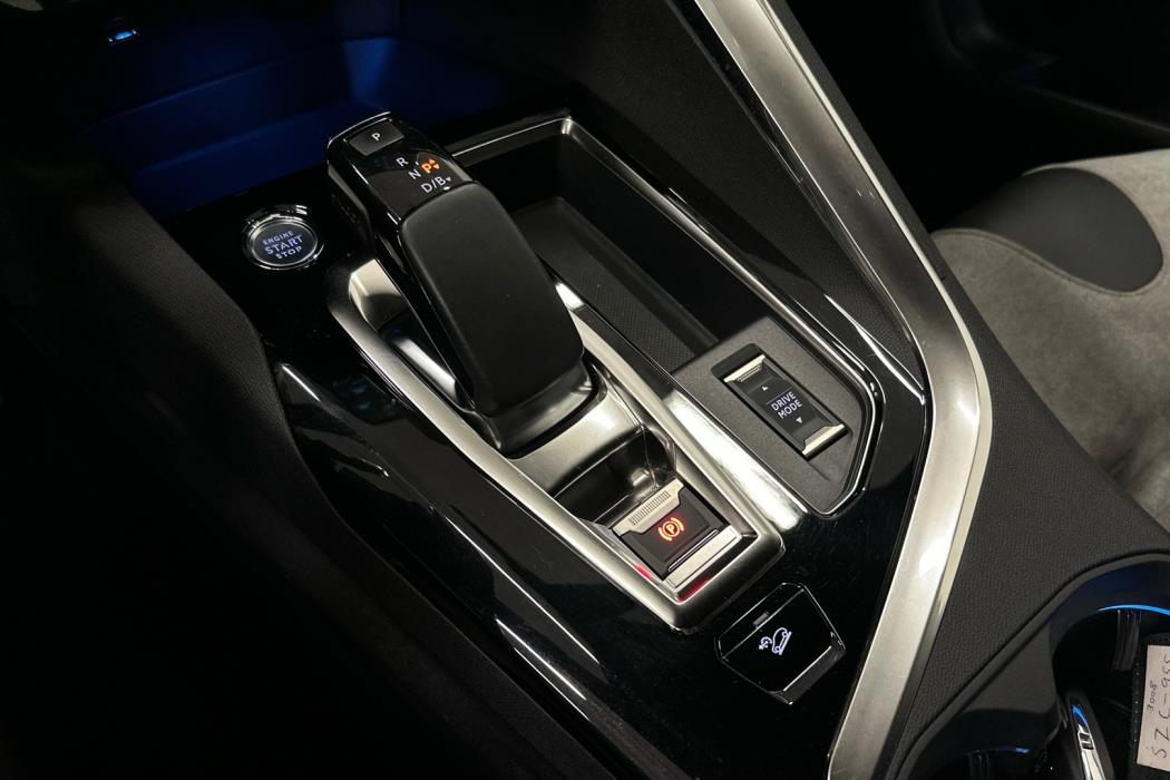 PEUGEOT 3008 2020