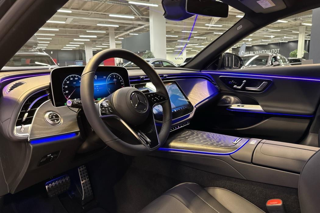 MERCEDES-BENZ E 2025