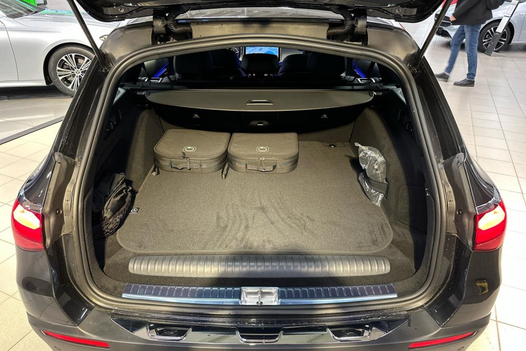 MERCEDES-BENZ E 2025