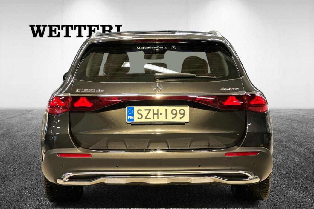 MERCEDES-BENZ E 2025