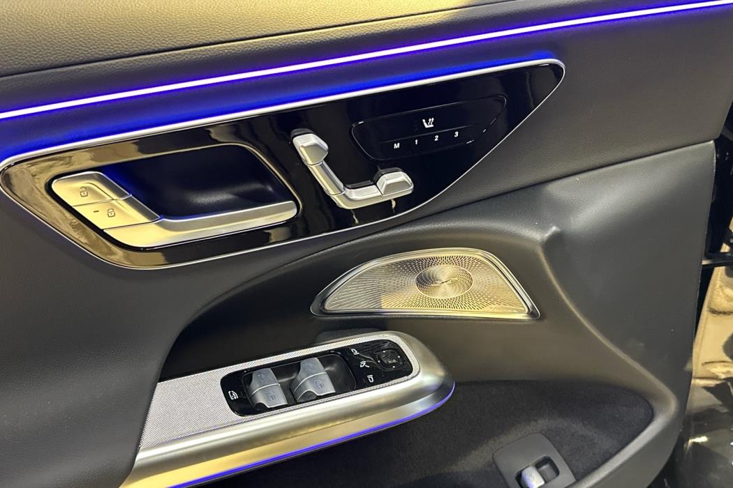 MERCEDES-BENZ E 2025