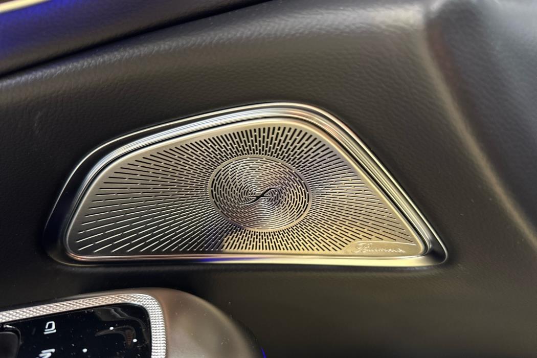 MERCEDES-BENZ E 2025