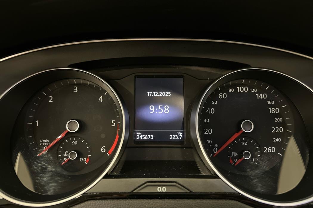 VOLKSWAGEN Passat 2016