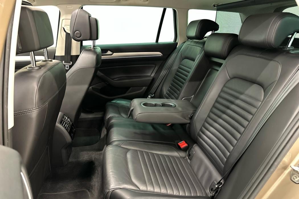 VOLKSWAGEN Passat 2016