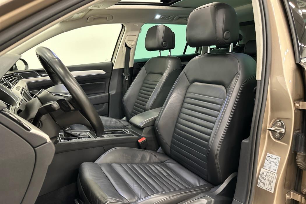 VOLKSWAGEN Passat 2016