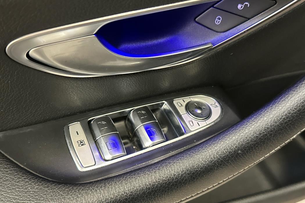 MERCEDES-BENZ E 2016