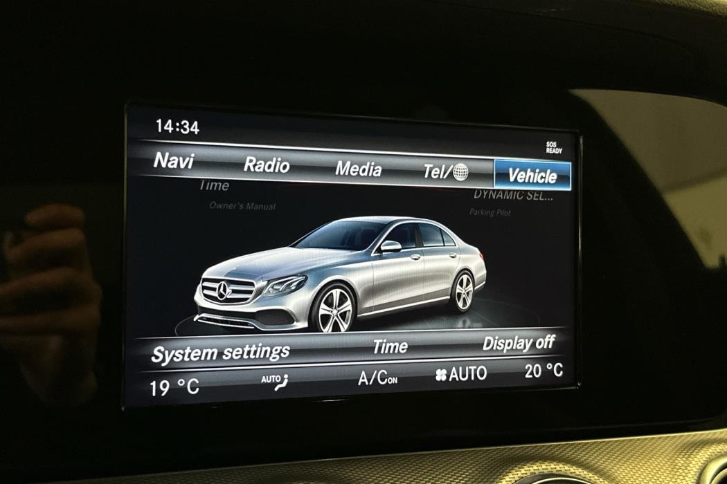 MERCEDES-BENZ E 2016