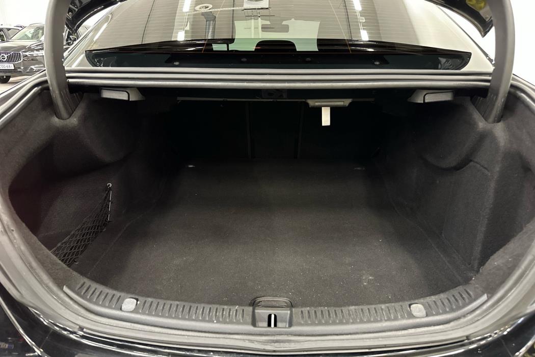 MERCEDES-BENZ E 2016
