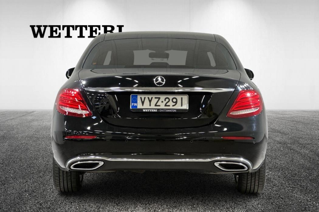 MERCEDES-BENZ E 2016