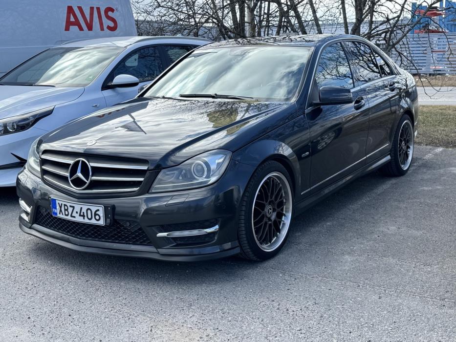MERCEDES-BENZ C 2011