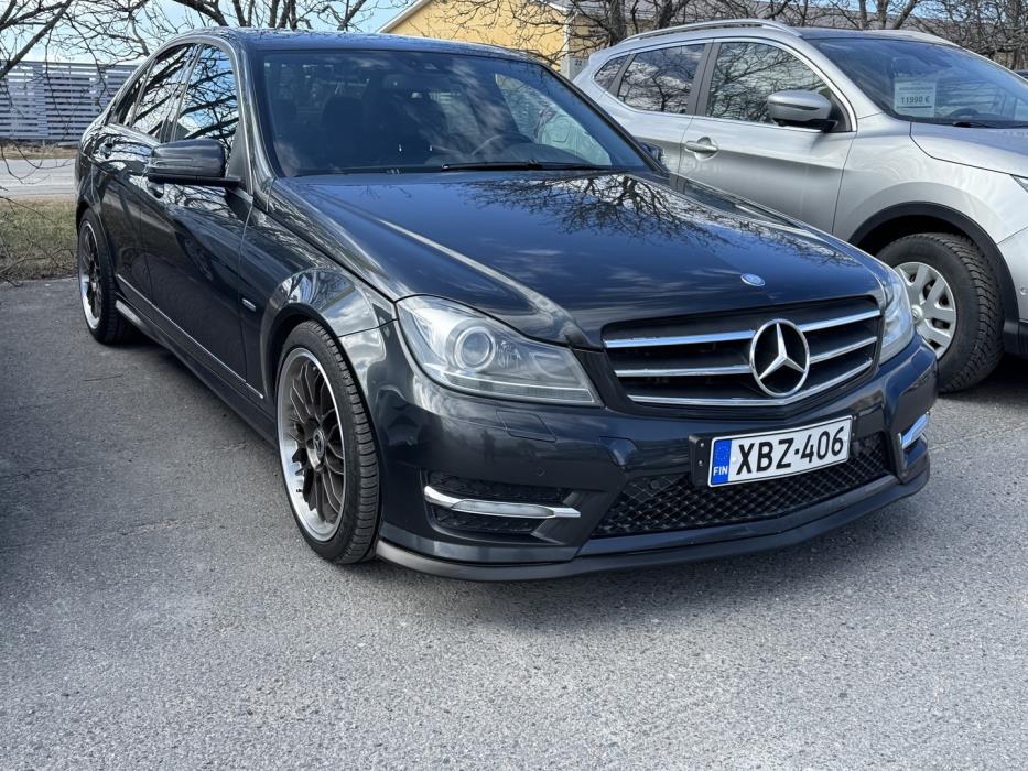 MERCEDES-BENZ C 2011
