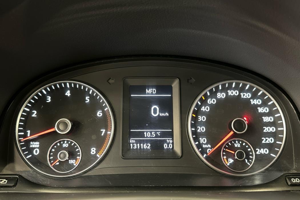 VOLKSWAGEN Touran 2011