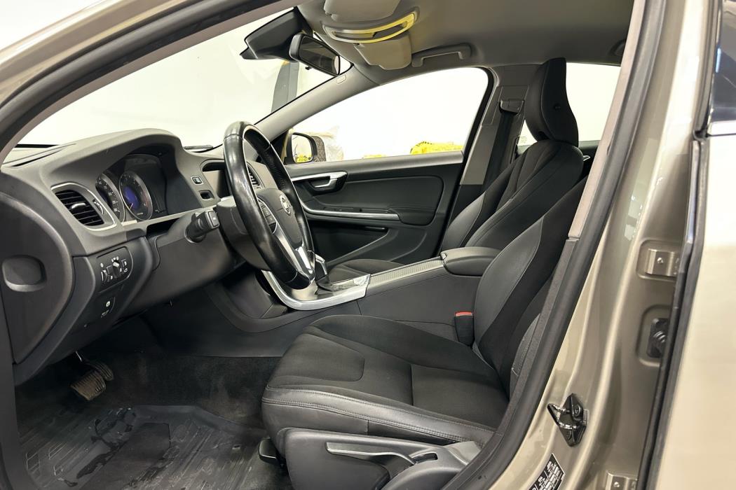 VOLVO S60 2012