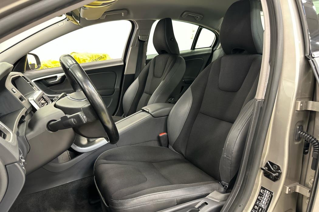 VOLVO S60 2012