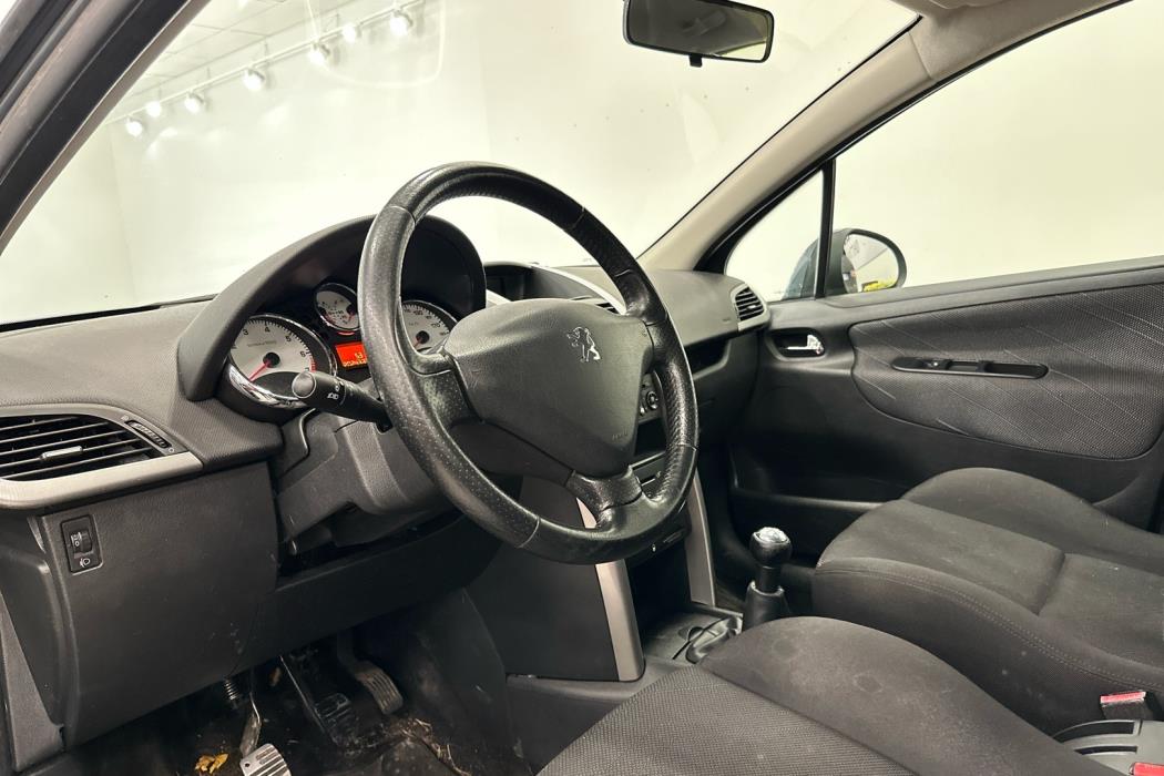 PEUGEOT 207 2009