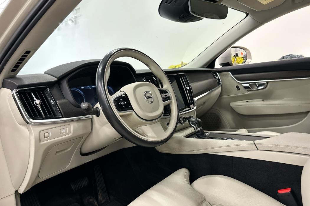 VOLVO V90 Cross Country 2018