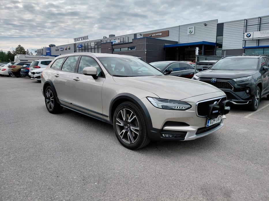 VOLVO V90 Cross Country 2018