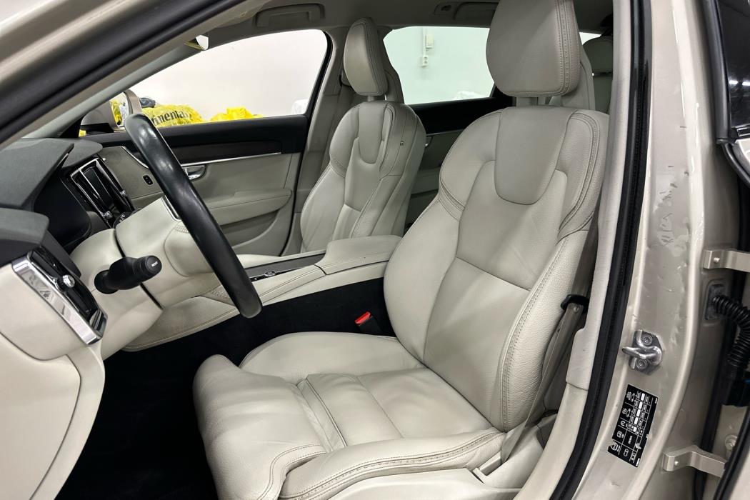 VOLVO V90 Cross Country 2018