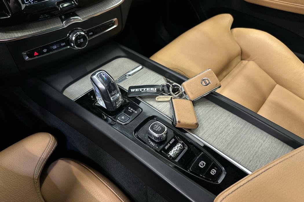 VOLVO XC60 2018