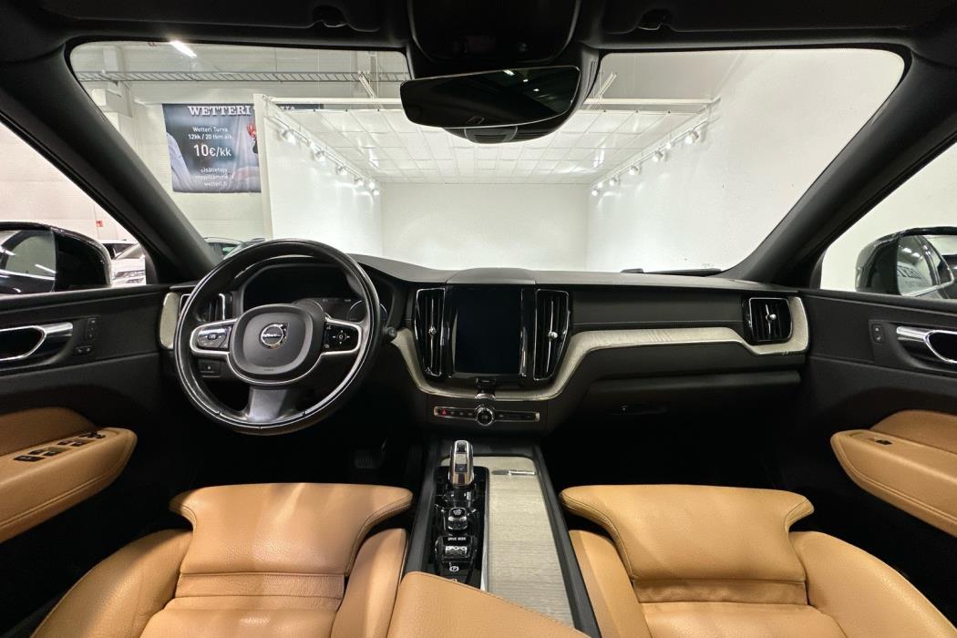 VOLVO XC60 2018
