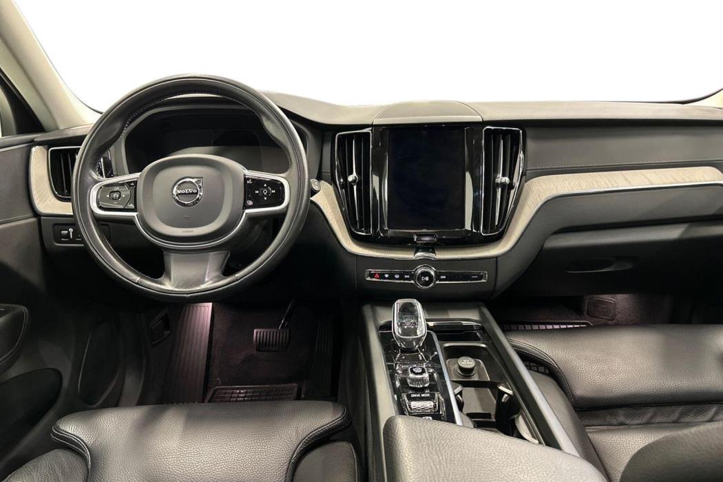 VOLVO XC60 2021