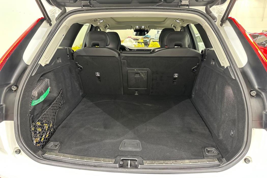 VOLVO XC60 2021