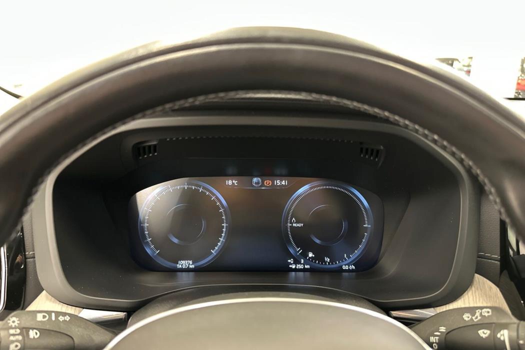 VOLVO XC60 2021