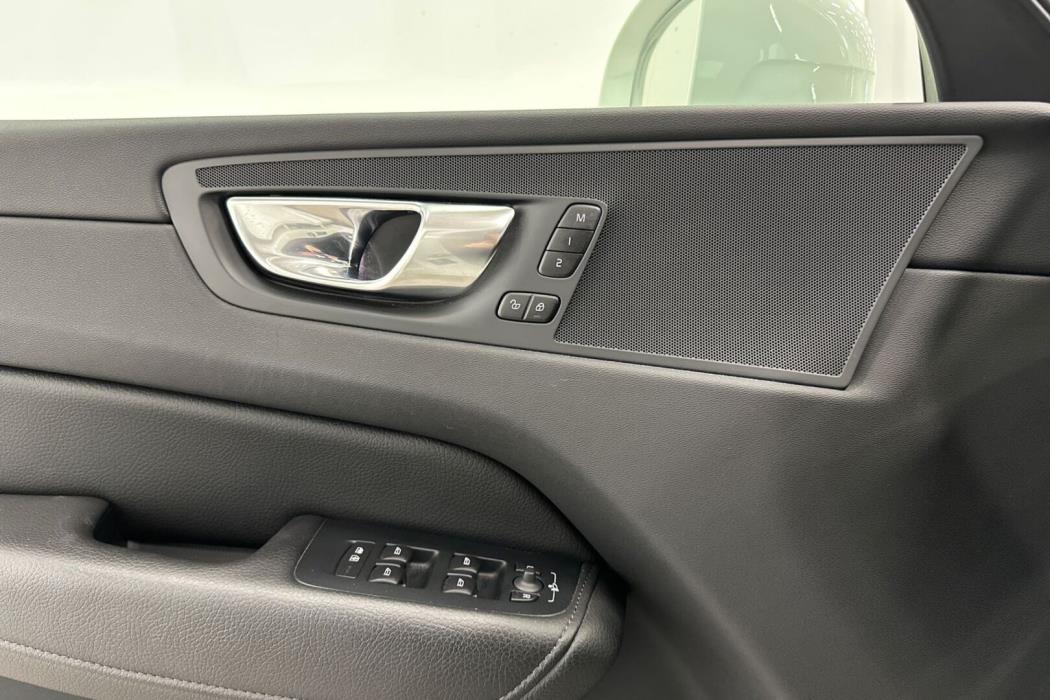 VOLVO XC60 2021