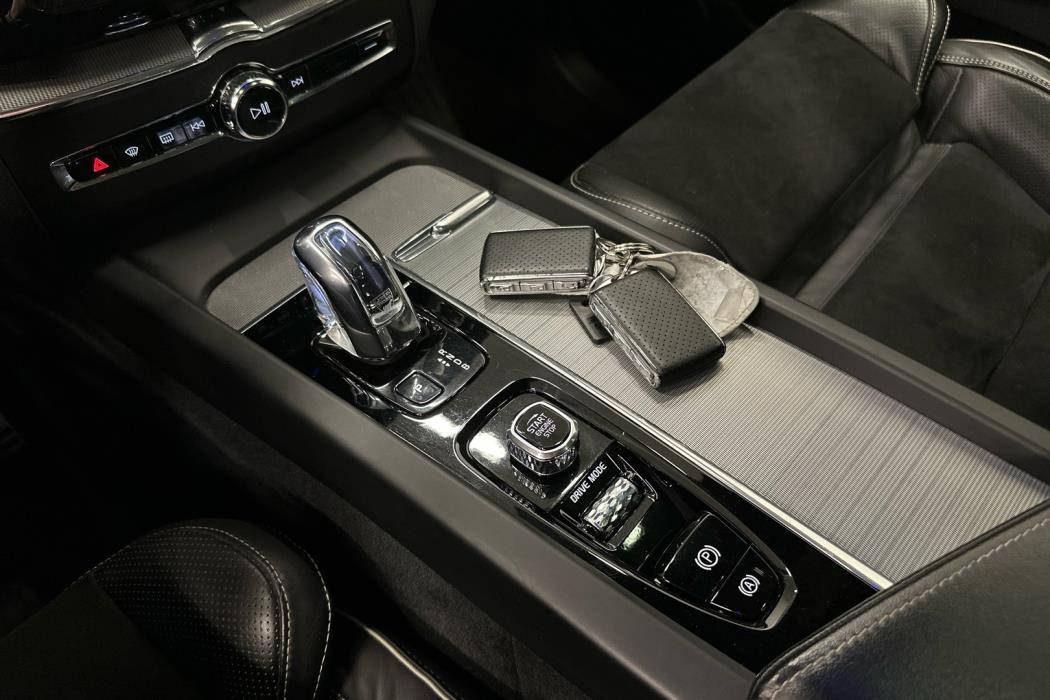 VOLVO XC60 2018