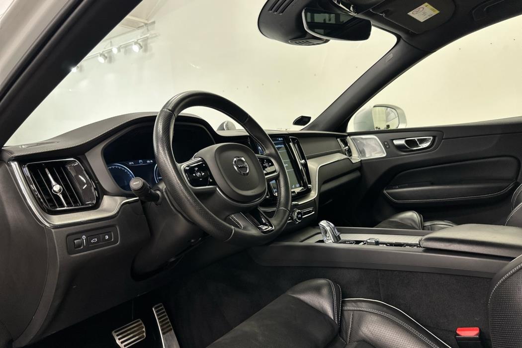 VOLVO XC60 2018