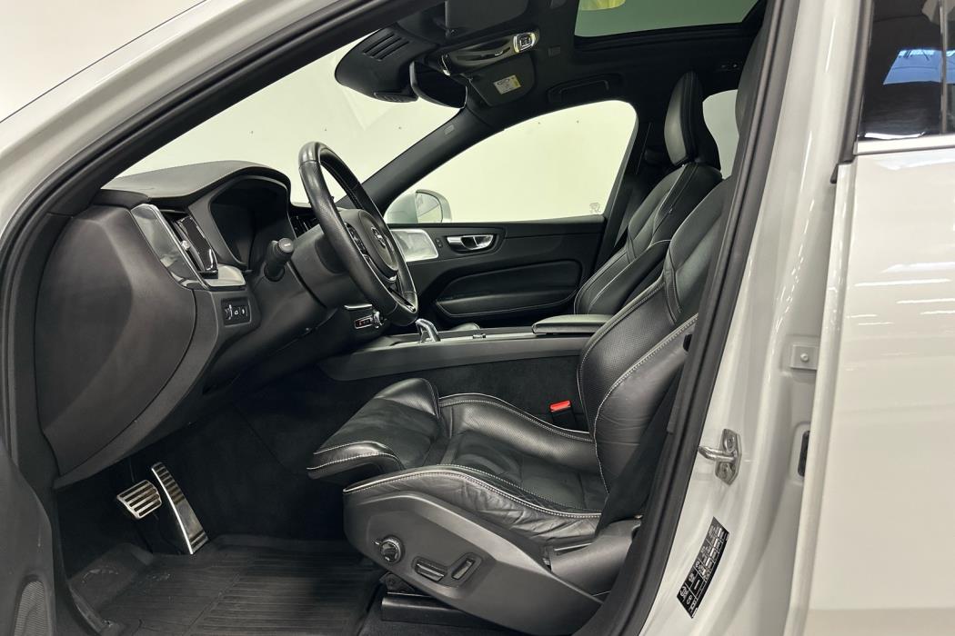 VOLVO XC60 2018