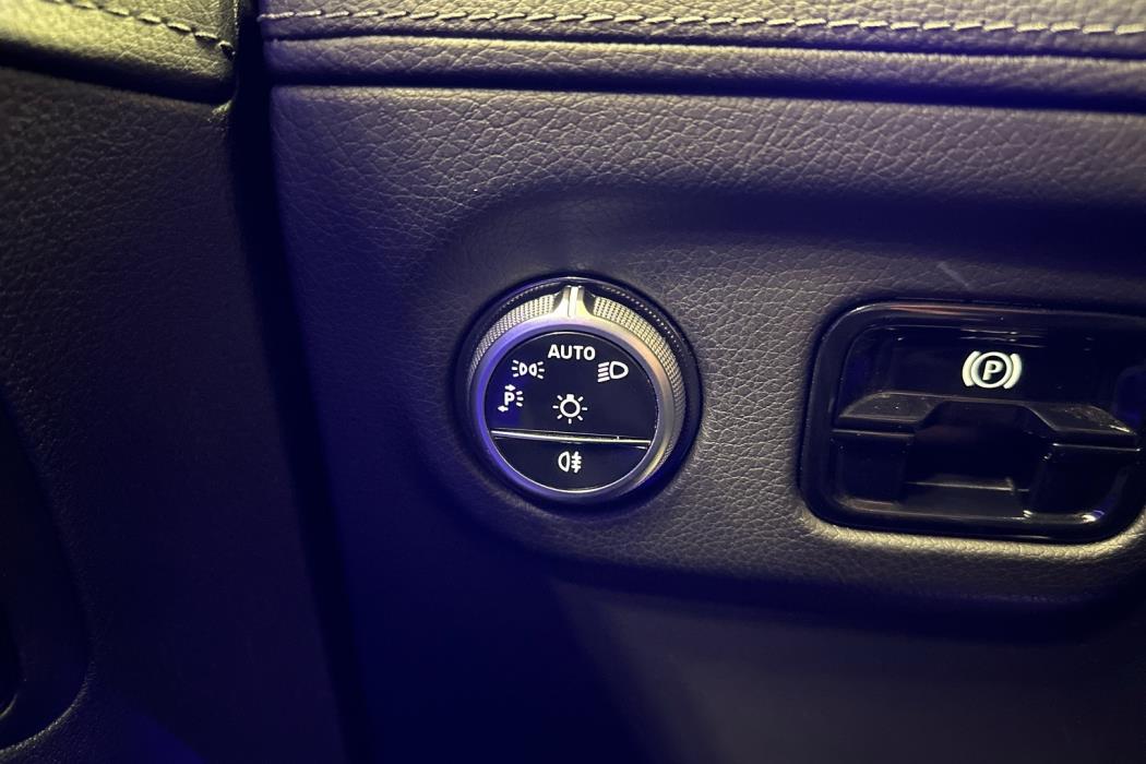 MERCEDES-BENZ EQE 2023