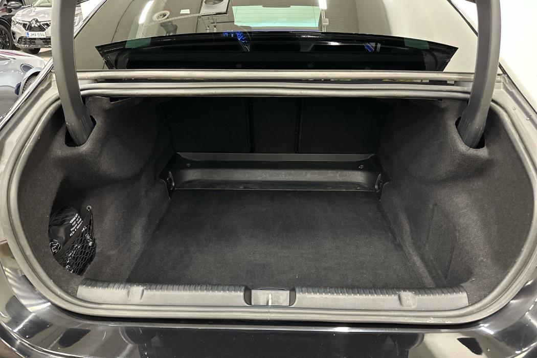 MERCEDES-BENZ EQE 2023