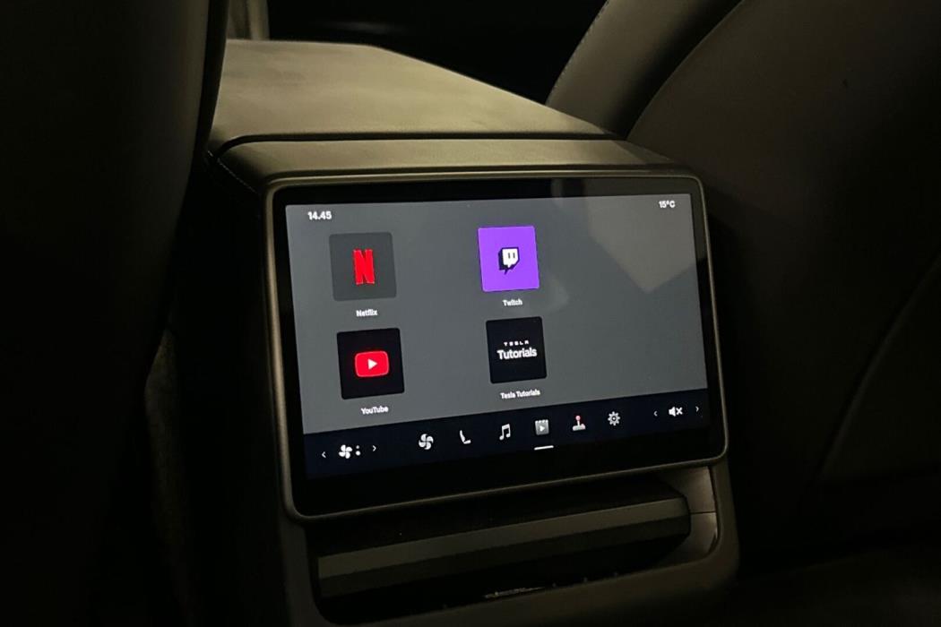TESLA Model 3 2023