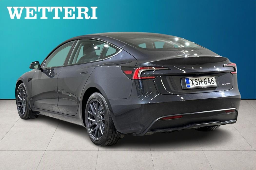 TESLA Model 3 2023