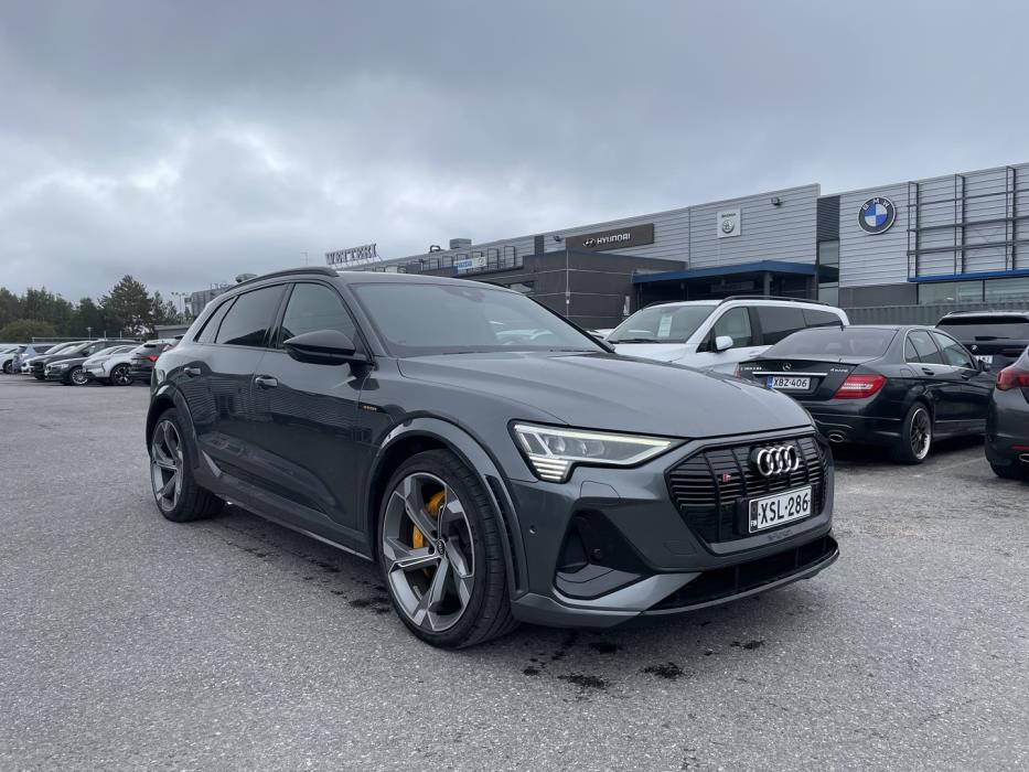 AUDI e-tron 2021