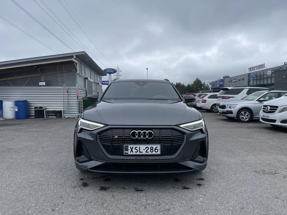 AUDI e-tron 2021