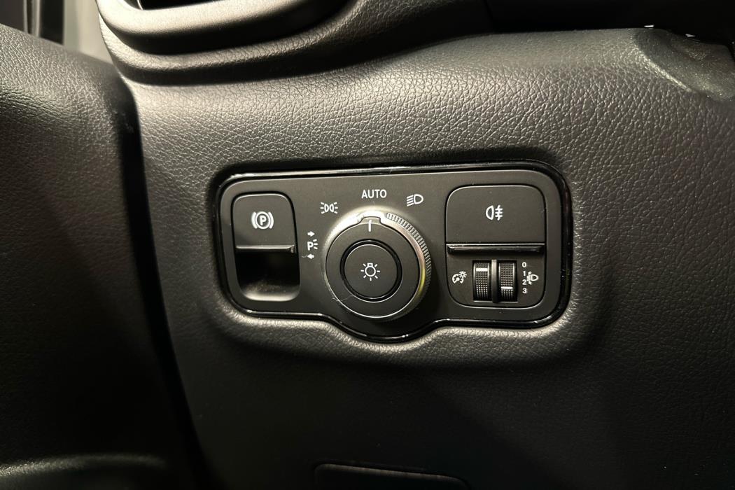 MERCEDES-BENZ VITO 2024