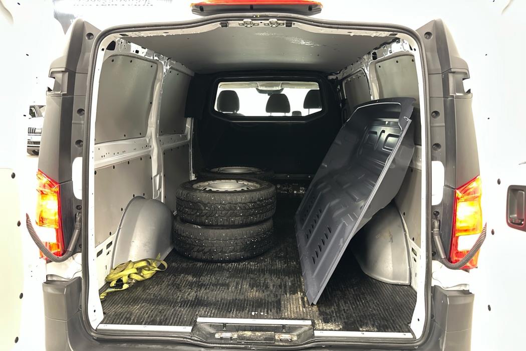 MERCEDES-BENZ VITO 2024