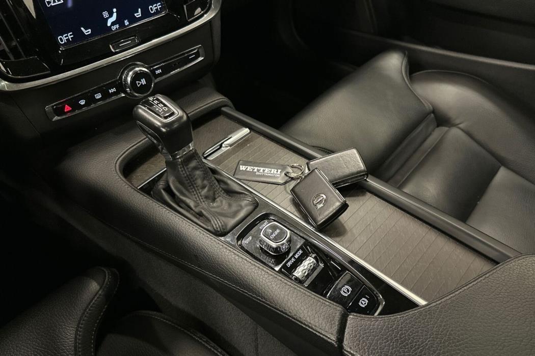 VOLVO V90 Cross Country 2017