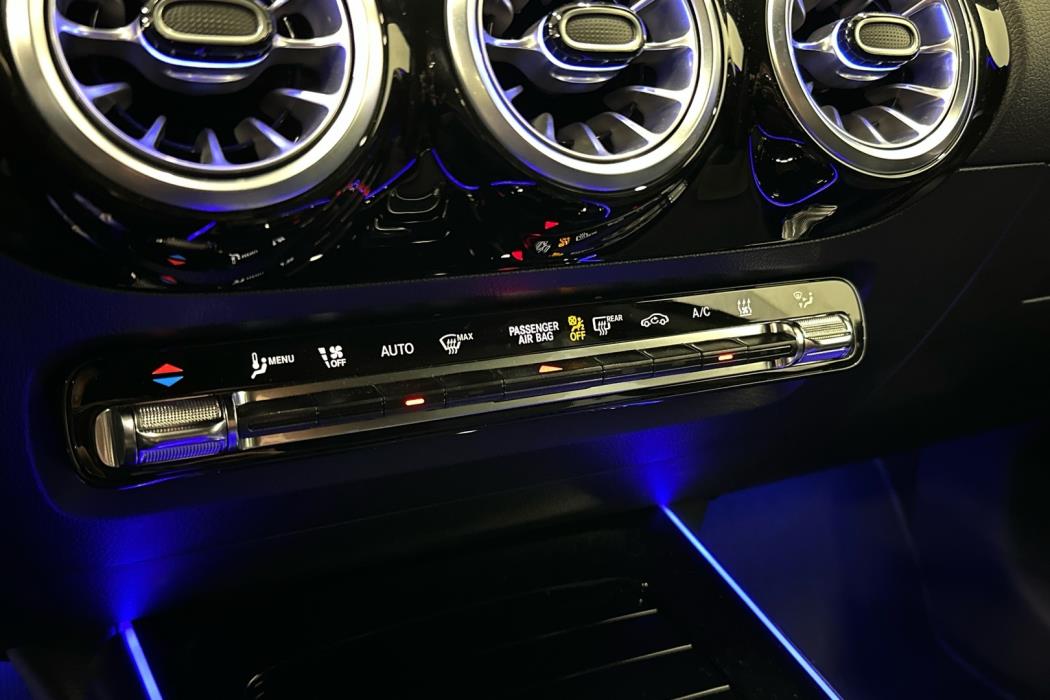 MERCEDES-BENZ EQA 2025