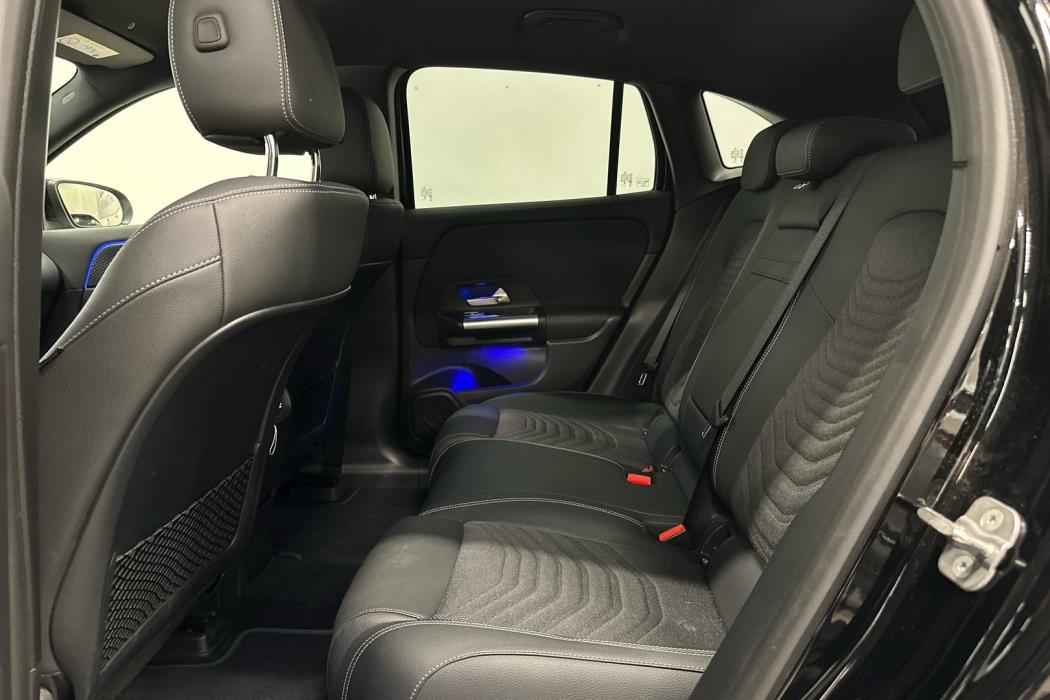 MERCEDES-BENZ EQA 2025