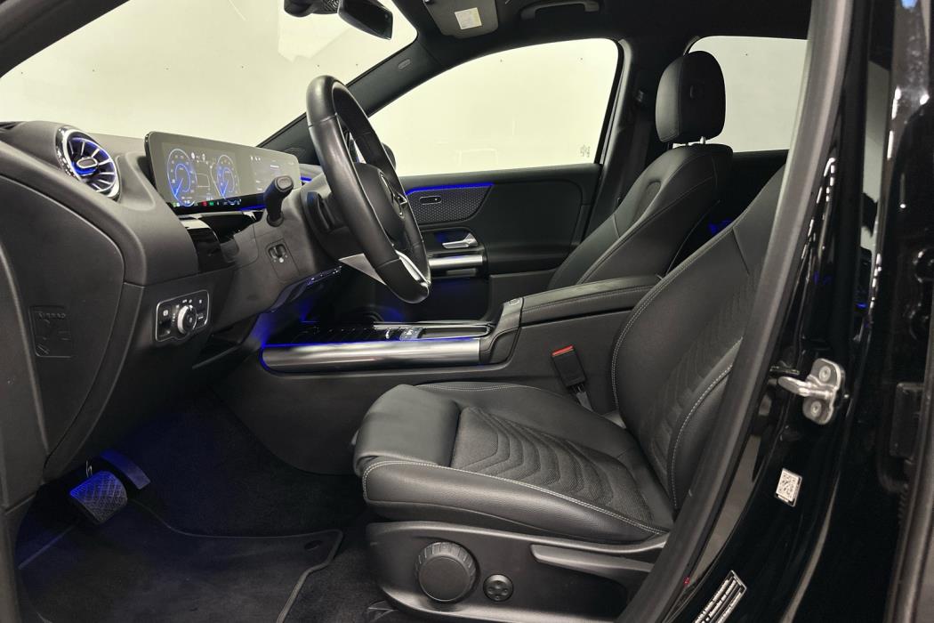 MERCEDES-BENZ EQA 2025