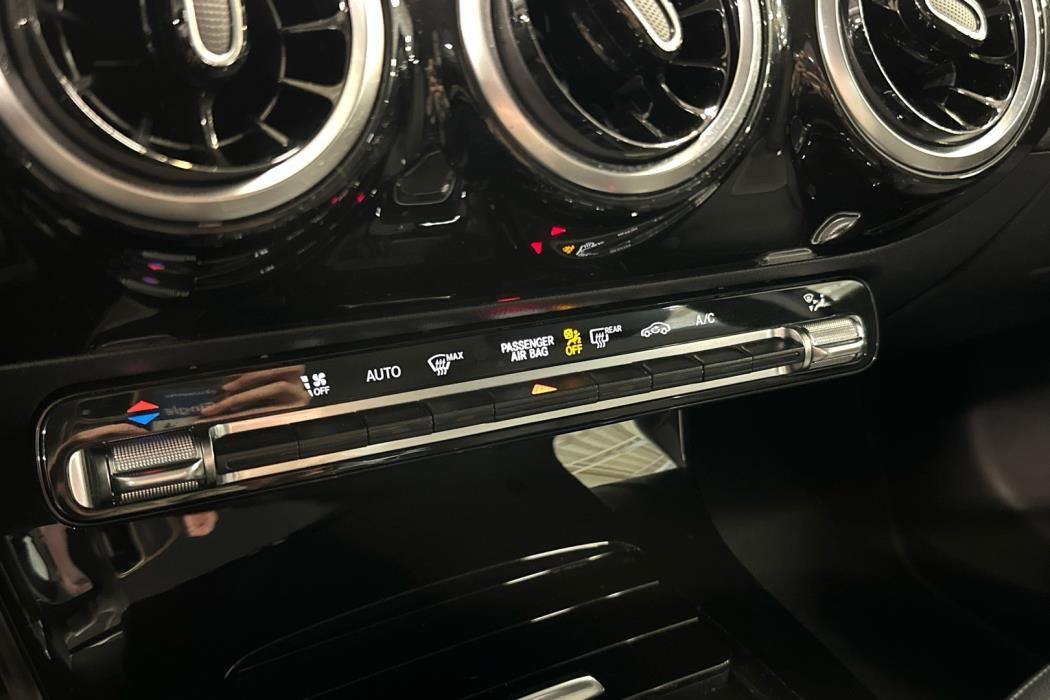 MERCEDES-BENZ A 2025