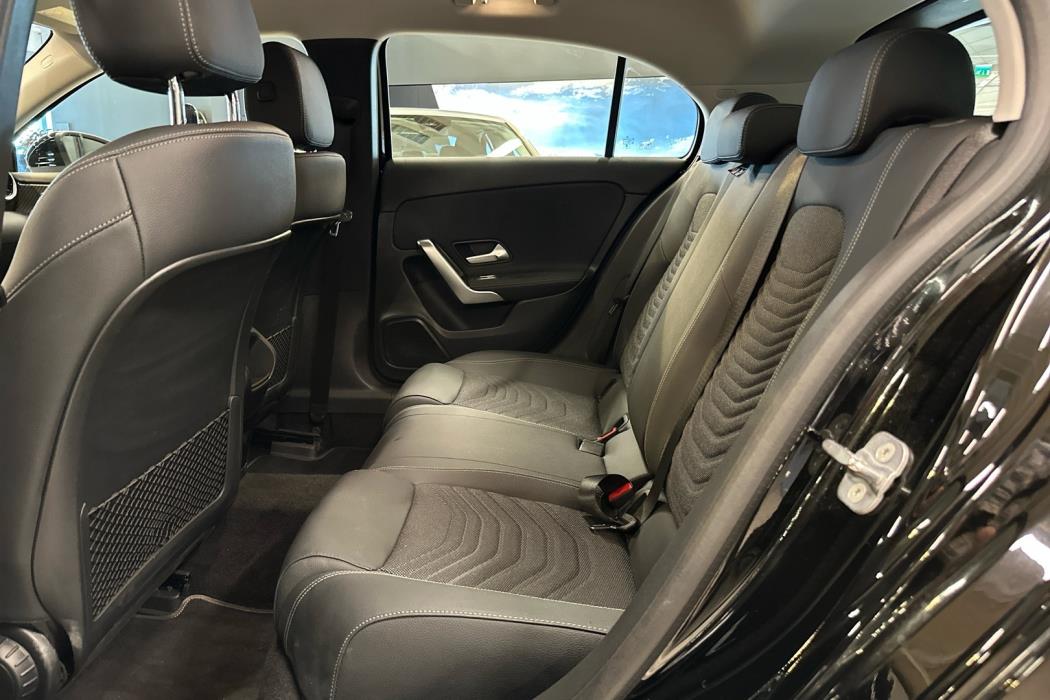 MERCEDES-BENZ A 2025