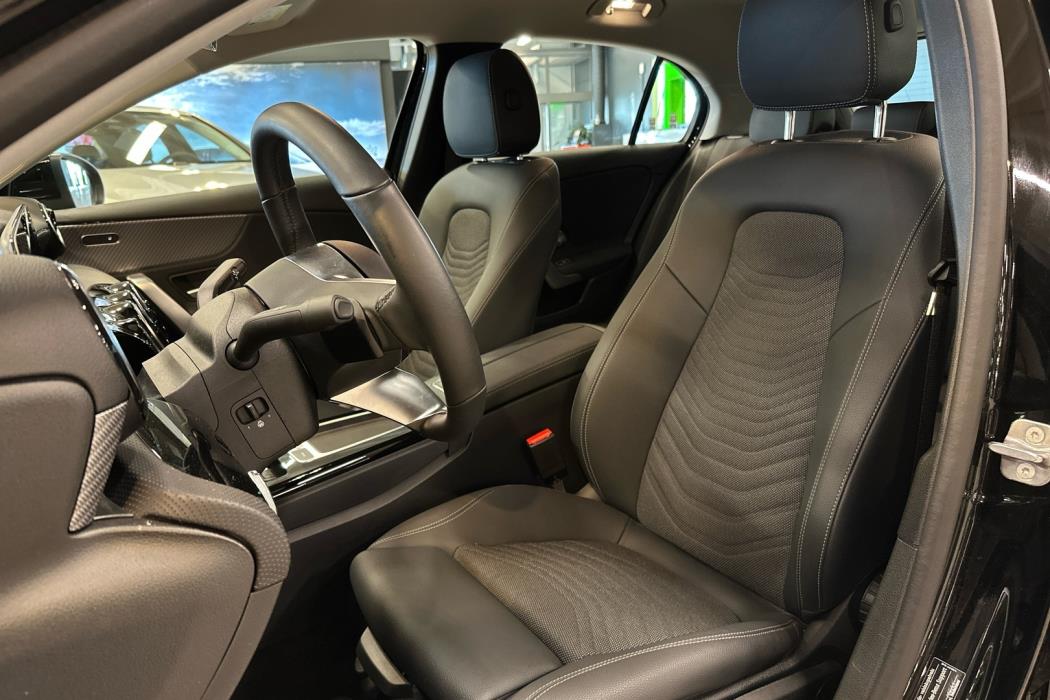 MERCEDES-BENZ A 2025