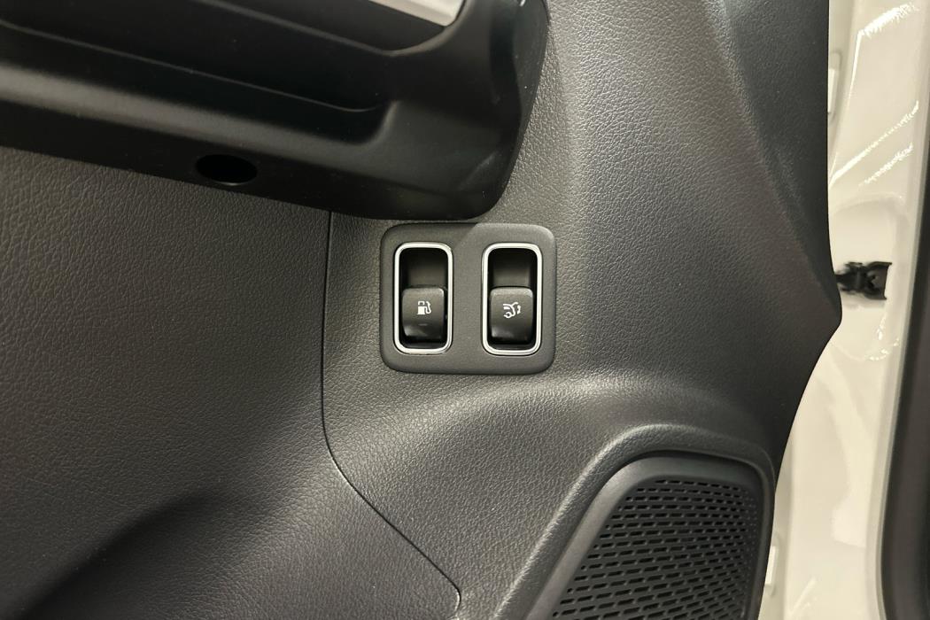 MERCEDES-BENZ GLA 2025